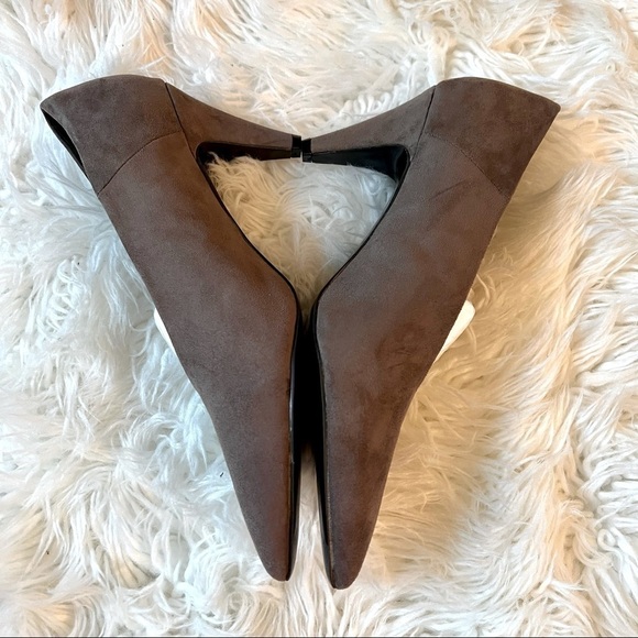 OLIVIA Miller Faux Suede Penny Taupe Heels Women’s Size 10 - Picture 2 of 7